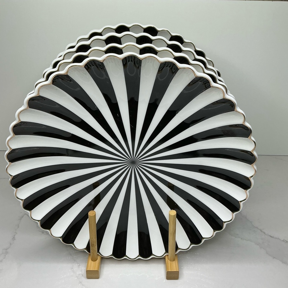 4 Grace Teaware Dinner Plates 11" Black & White Scallop Fine Porcelain Preloved